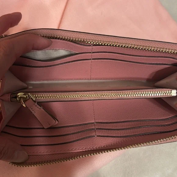 Kate Spade wallet - Picture 4 of 7